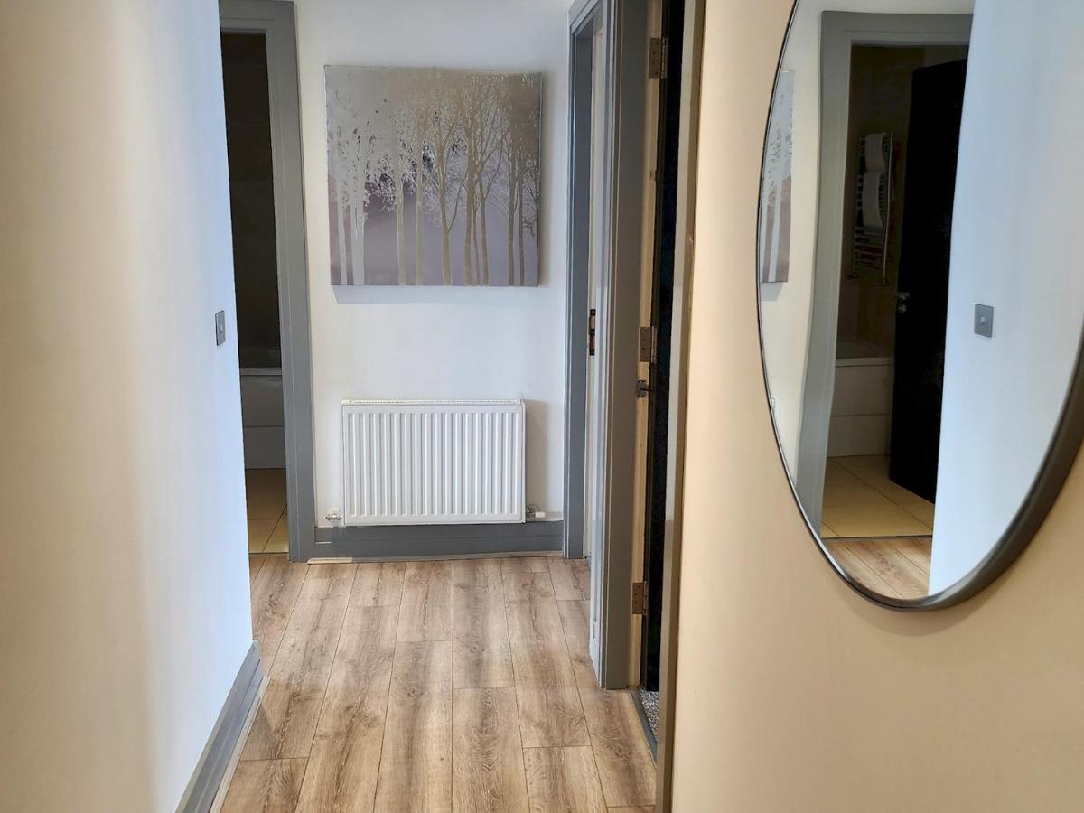 Pass The Keys Stunning Penthouse With Balcony Sunset Views Apartment Белфаст Екстериор снимка