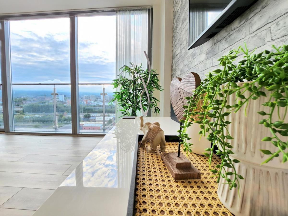 Pass The Keys Stunning Penthouse With Balcony Sunset Views Apartment Белфаст Екстериор снимка