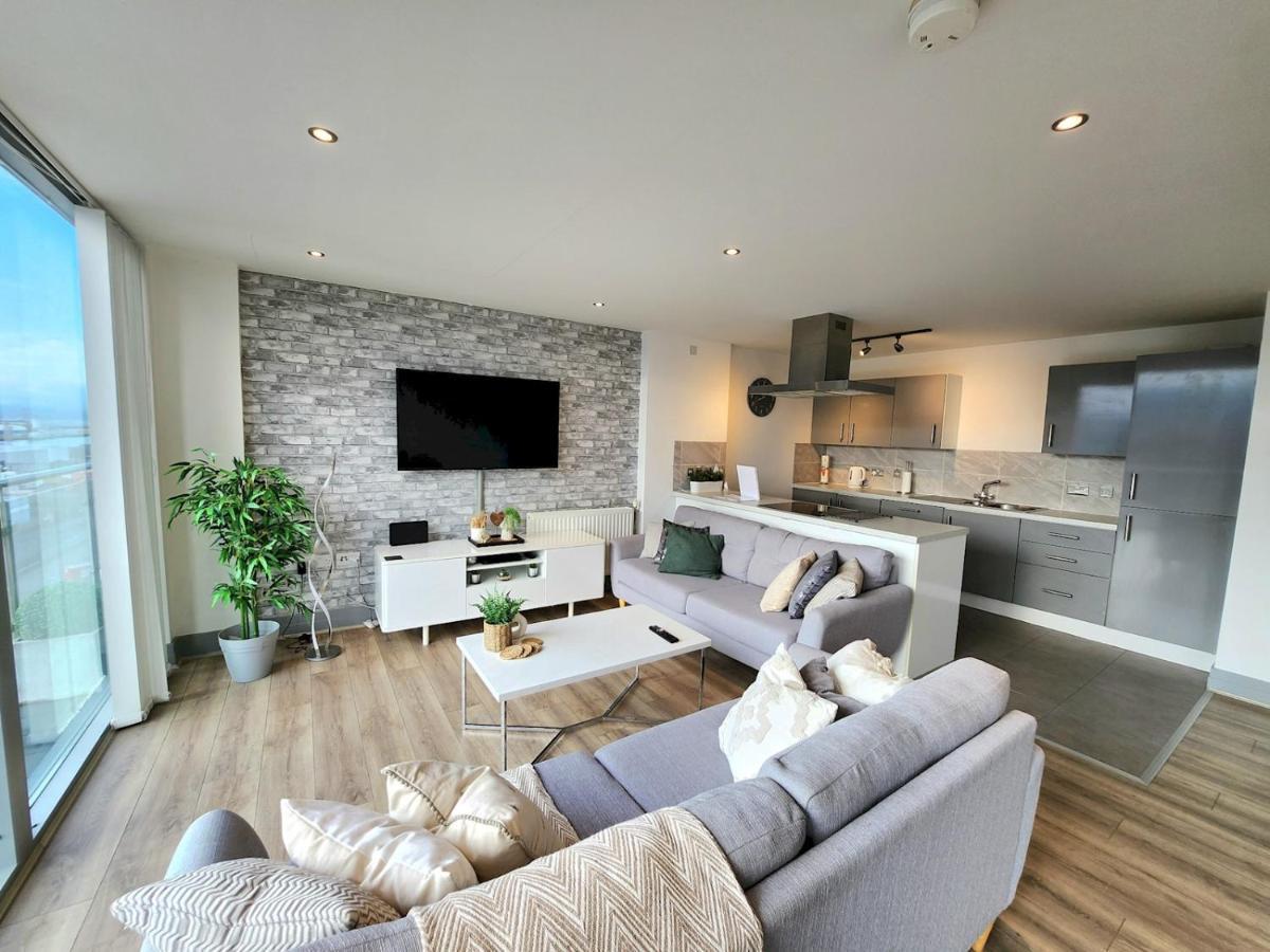 Pass The Keys Stunning Penthouse With Balcony Sunset Views Apartment Белфаст Екстериор снимка